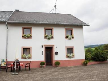 Enjoy a holiday on the farm in a quiet area.