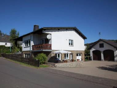 Apartment in Halenfeld with Terrace Garden BBQ Heating