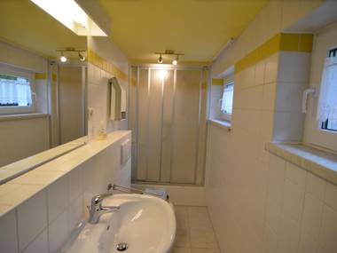 Cozy Holiday Home in Brandenburg near Lake