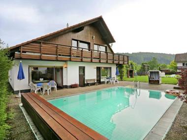 Spacious Apartment in Bad Wildungen with Pool & BBQ