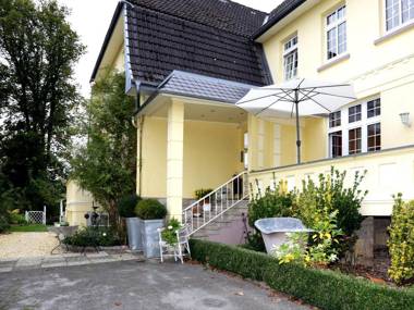 Luxurious villa with a wonderful view of the Weserbergland