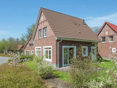 Traditional style villa with washing machine at Bad Bentheim