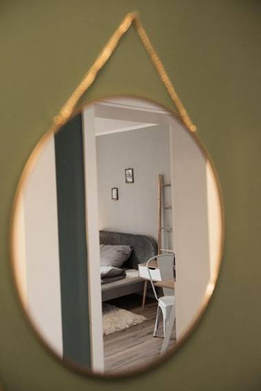 BRIGHT - Close to FAIR & UNIVERSITY - Modern & Stylish for 4 - Kitchen & Parking