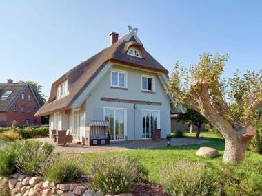 Reethus Reddevitz F 402 mit Kamin Sauna Terrasse Boddenblick