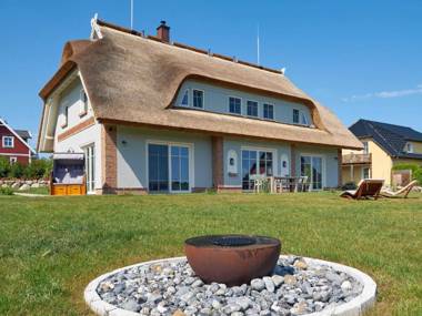 Mönchguter Reethus F 663 mit Wasserblick Kamin Sauna