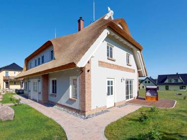 Mönchguter Reethus F 663 mit Wasserblick Kamin Sauna