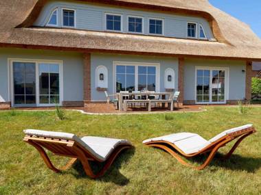 Mönchguter Reethus F 663 mit Wasserblick Kamin Sauna