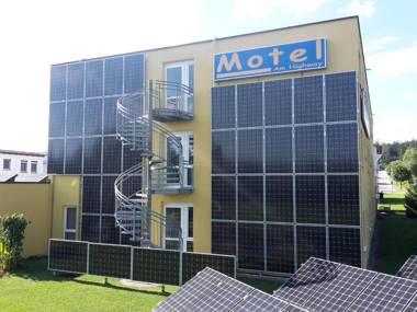 Motel Am Highway