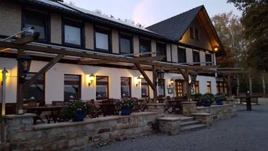 Hotel Waldquelle - Baumhaushotel Aerzen