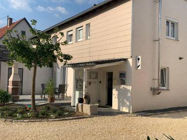 Haag Ferienwohnungen von "Small" bis "XL" für max 10 Personen und 6 Schlafzimmern