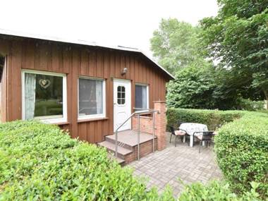 Quaint Bungalow near Insel Poel with Garden