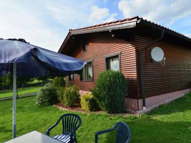 Holiday house in quiet sunny setting in the Thuringian Forest; garden and grill