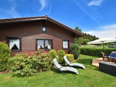 Gorgeous holiday home in Altenfeld Thuringia with parking
