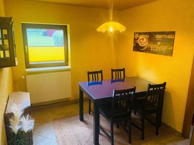 Gorgeous holiday home in Altenfeld Thuringia with parking