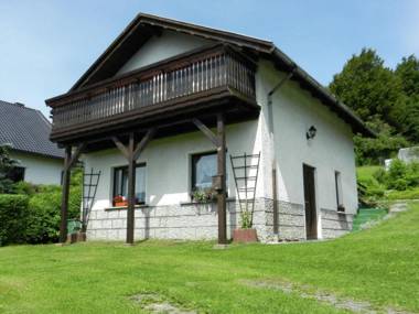 Detached holiday home in the Thuringian Forest in a quiet and sunny location
