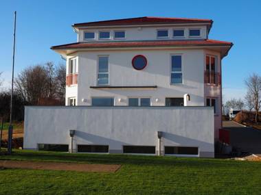 Vier-Winde-Villa mit Schwimmbad