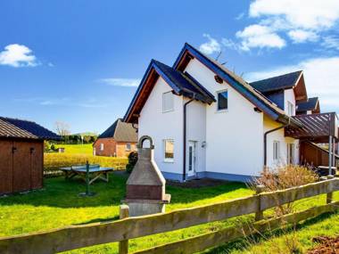 Alluring Apartment with Terrace Garden Grill Deckchairs
