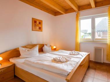 Apartment in Beckerwitz with Terrace Garden Deckchairs