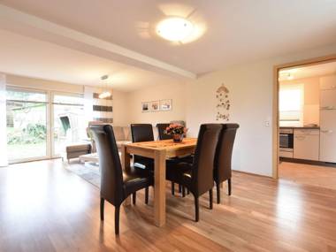 Cosy Holiday Home in Hohenkirchen near Baltic Sea