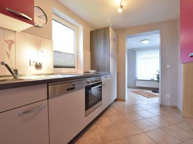 Cosy Holiday Home in Hohenkirchen near Baltic Sea