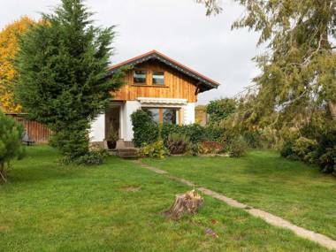 Holiday home in the Thuringian Forest with tiled stove fenced garden and terrace