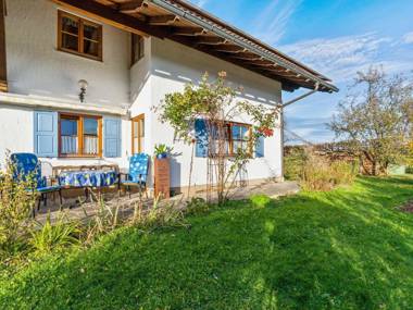 Comfortable apartment in Pfaffenwinkel in Upper Bavaria with private terrace