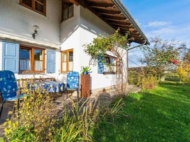 Comfortable apartment in Pfaffenwinkel in Upper Bavaria with private terrace