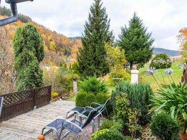 Detached holiday home with a sunny garden in the heart of the Thuringian Forest