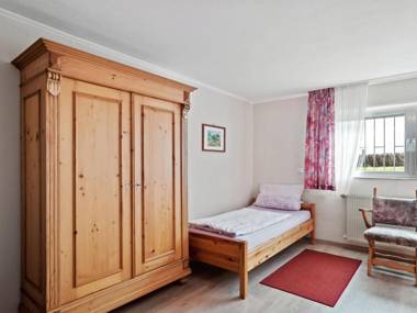 Quaint Pet friendly Apartment in Neustra burg