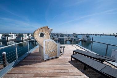 Schwimmendes Haus Triton