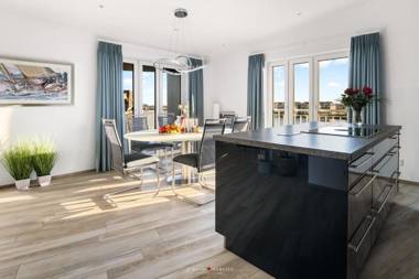 Admiralsdeck Panoramablick finnische Sauna 3 Baeder Fahrstuhl 2 Terrassen