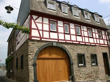 A modern holiday home for 2-5 people by the River Mosel.