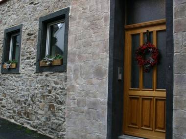 A modern holiday home for 2-5 people by the River Mosel.