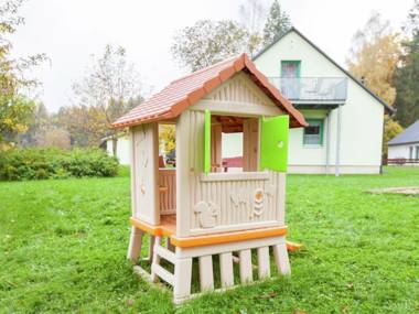 Modern Apartment in Reinhardtsdorf Sch na near Ski Slopes