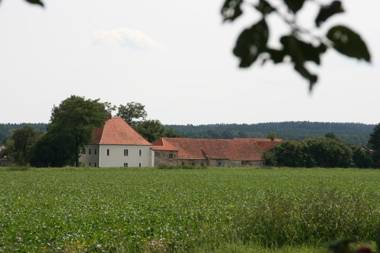 Historischer Pfarrhof Niederleierndorf