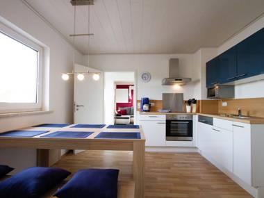 Very bright friendly apartment with large roof terrace