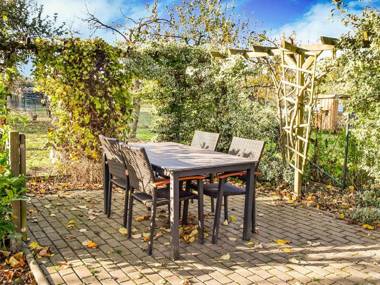 Modern Holiday Home in Thorstorf with Sea Near