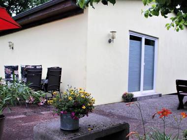 Cosy Holiday Home in Dorf Gutow near the Sea