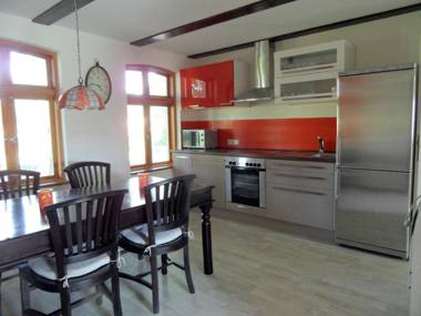 Komfortable Ferienwohnung "Vier Linden" ruhige dörfliche Lage 20 min zur Küste