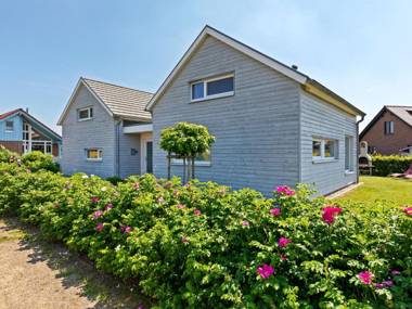 Charming Holiday Home in Zierow near Seabeach