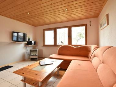 Garden-View Holiday Home in Am Salzhaff by the Sea
