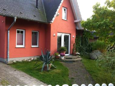 Quiet Holiday Home in Fliemstorf Germany with Beach Near
