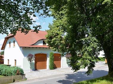 Large apartment located directly at the Jakobsweg - two complete residential units private garden