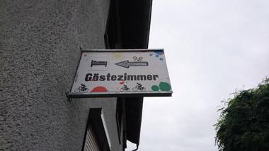 Gästezimmer & Ferienwohnung Thon
