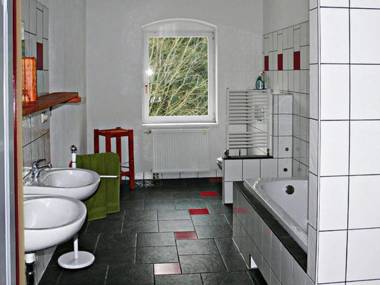Exclusive apartment in a villa with park in Gro schirma