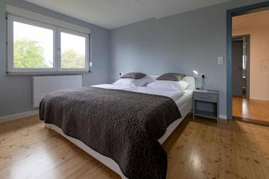 Freistehendes Landhaus Paco mit 2100qm eingezäuntes Grundstück Kamin Sauna und besuchen Sie die Alpakazucht in der Nachbarschaft