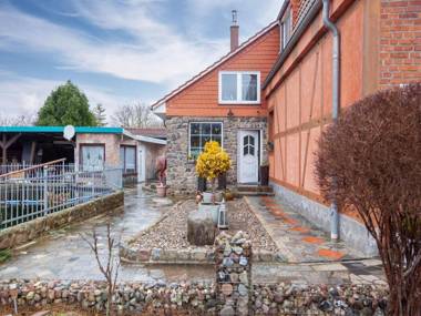 Budget Apartment in Grundshagen with garden seating