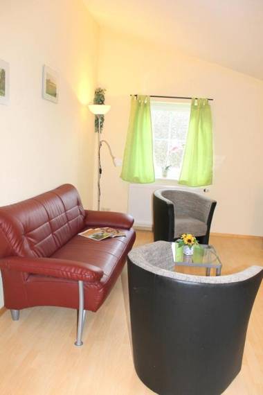 "Hof Triangel - Whg 1" - Bauernhofurlaub mit Streicheltieren und Treckerfahren