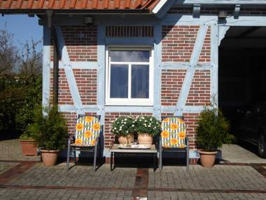 Casa Carina Ferienhaus Oberwohnung mit kleinem Sonnenbalkon und Terrasse