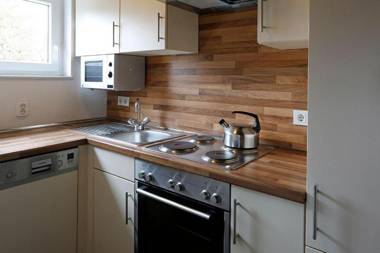 Landhaus-Wald-und-See-1